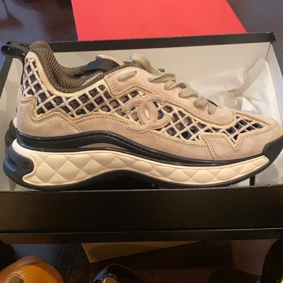 New Chanel sneaker 2021 - Picture 1 of 5